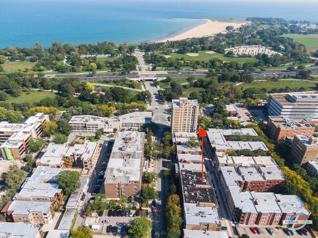 Building Photo - 833 W Lawrence Ave