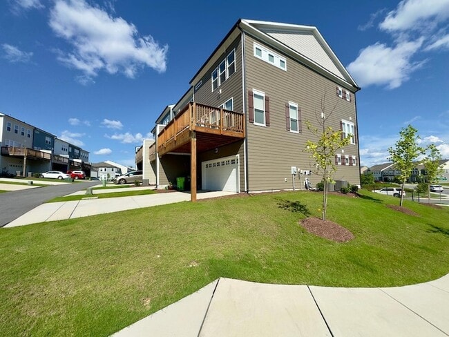 Building Photo - 2550 Frg Vlg Wy