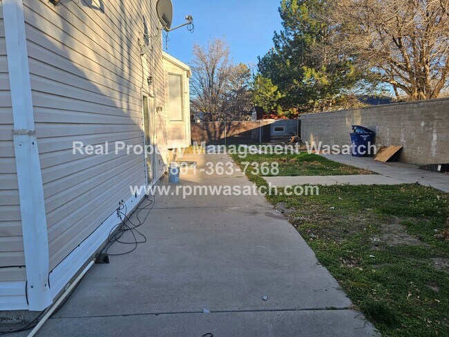 Building Photo - Perfect Multi Level home in West Vally City Utah
