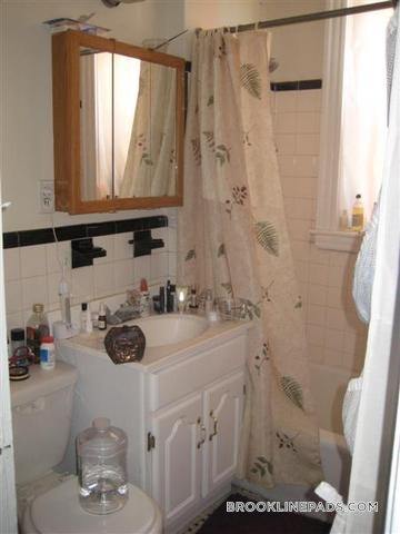 Building Photo - 208 Winthrop Rd