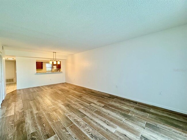 Building Photo - 5537 Sea Forest Dr