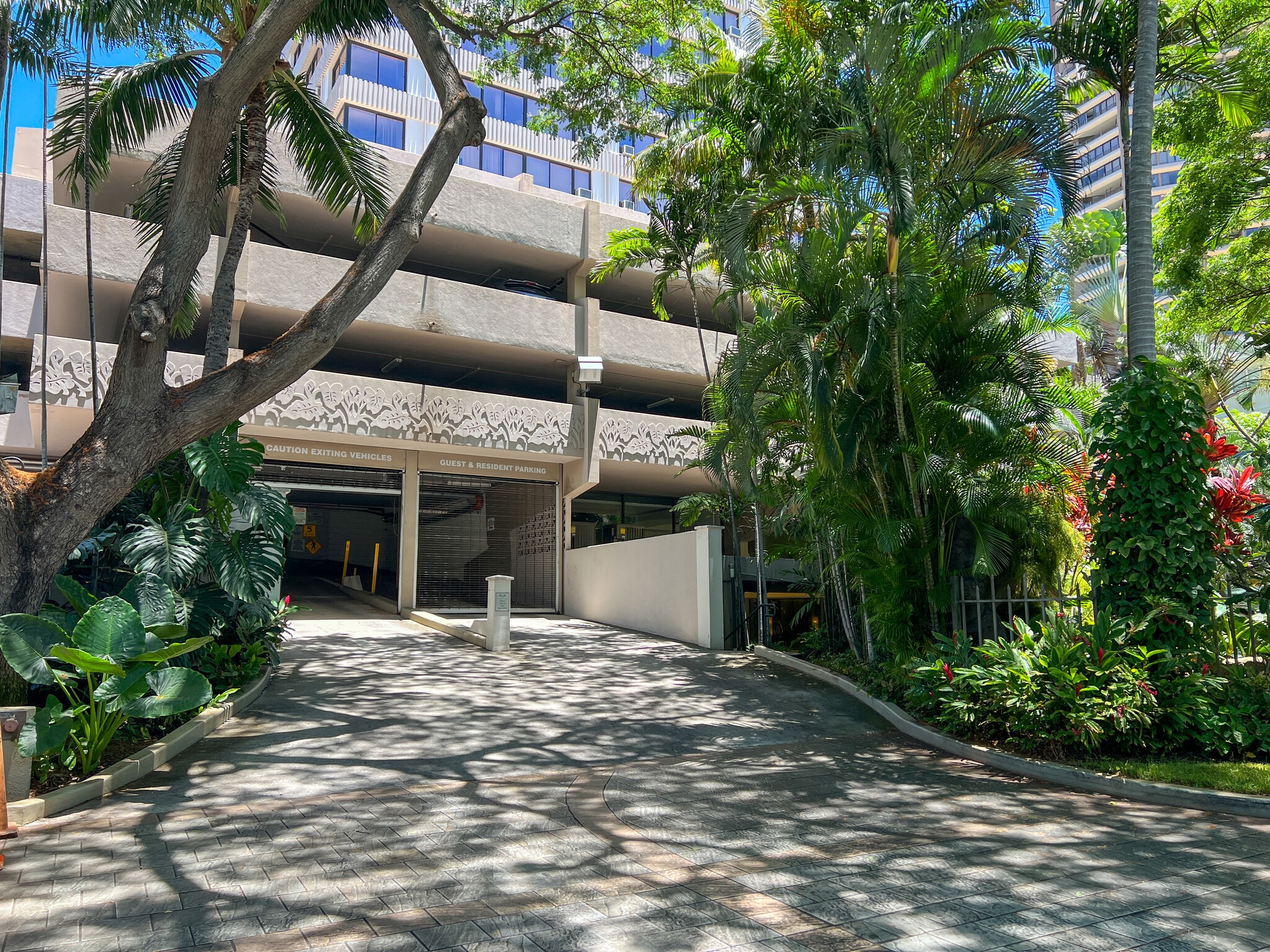 Building Photo - 343 Hobron Ln