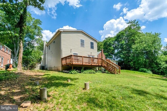 Building Photo - 1424 N Longfellow St