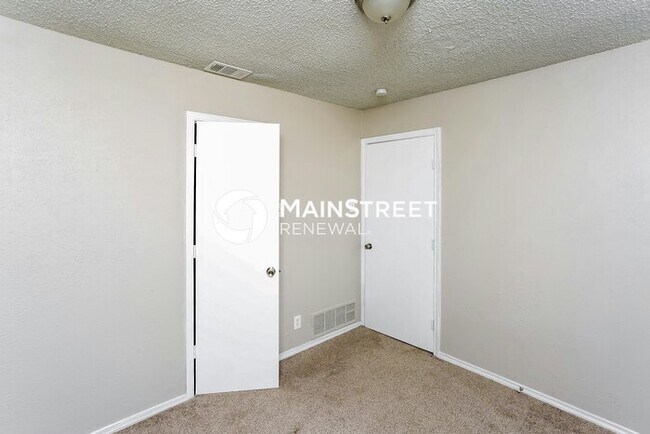 Building Photo - 4 Bedroom Pet-Friendly Home in Arlington, ...