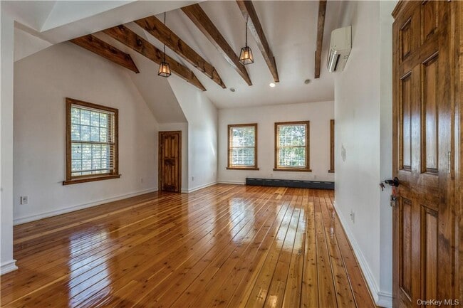 Building Photo - 48 Lakewood Dr