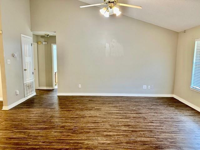 Building Photo - 725 Copperfield Dr E