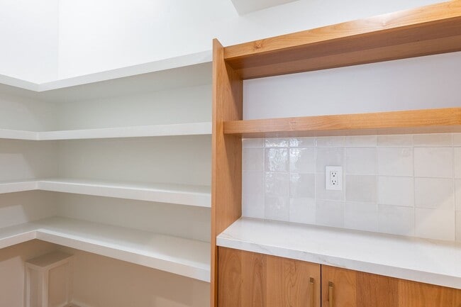 Building Photo - Brand New Townhouse in Luxury Neighborhood