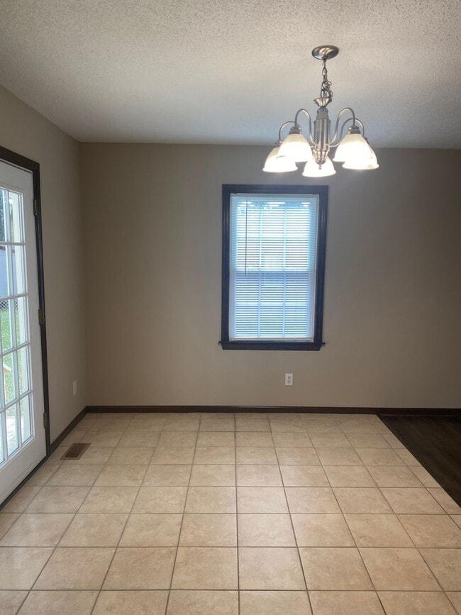 Building Photo - Charming 3 bed 2 bath Cape Cod for rent