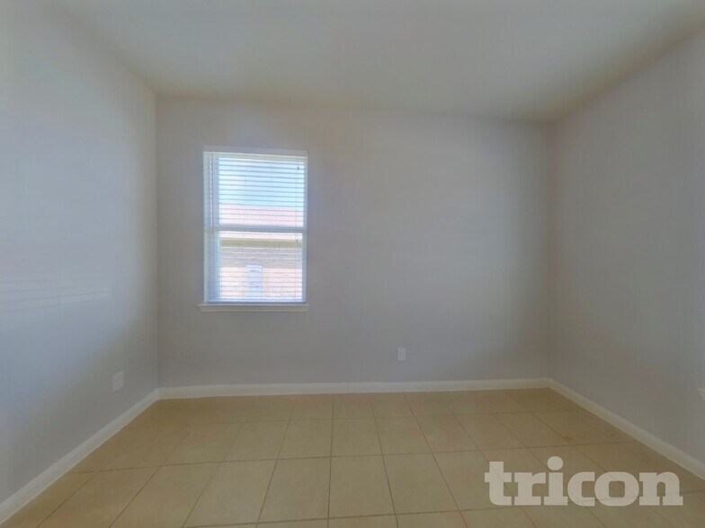 Building Photo - 7526 Fettle Ln