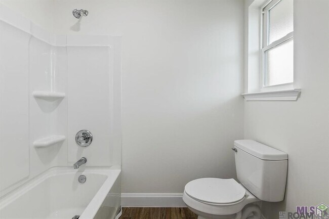 Building Photo - 212 Centerville St NE