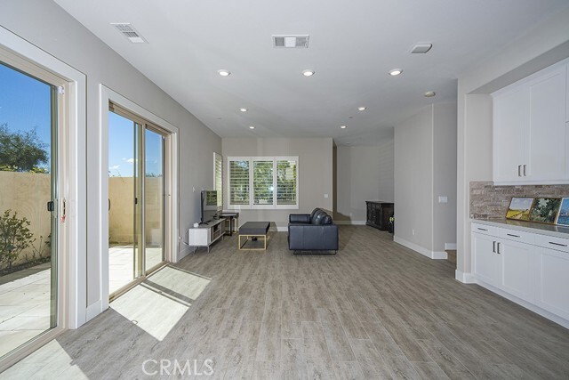 Building Photo - 227 Stellar