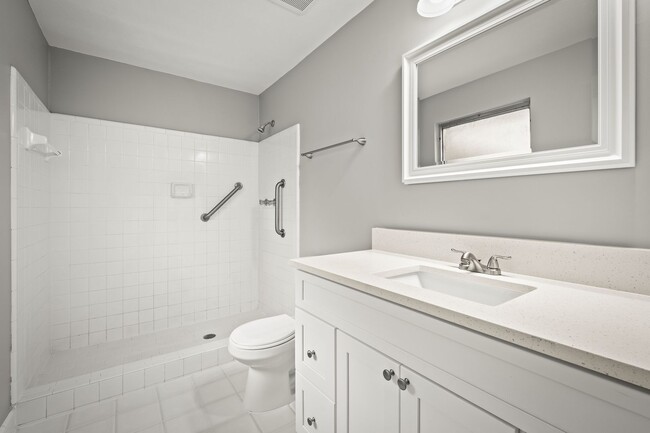 Building Photo - Newly Updated Home On Cul De Sac