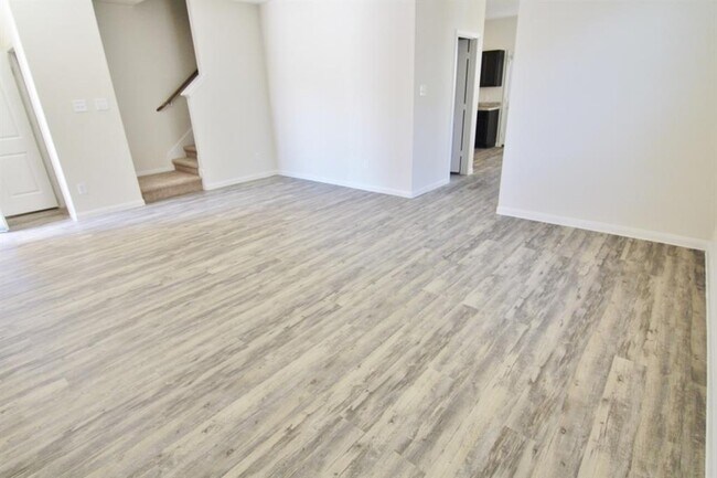 Building Photo - 6259 Brenwood Cir