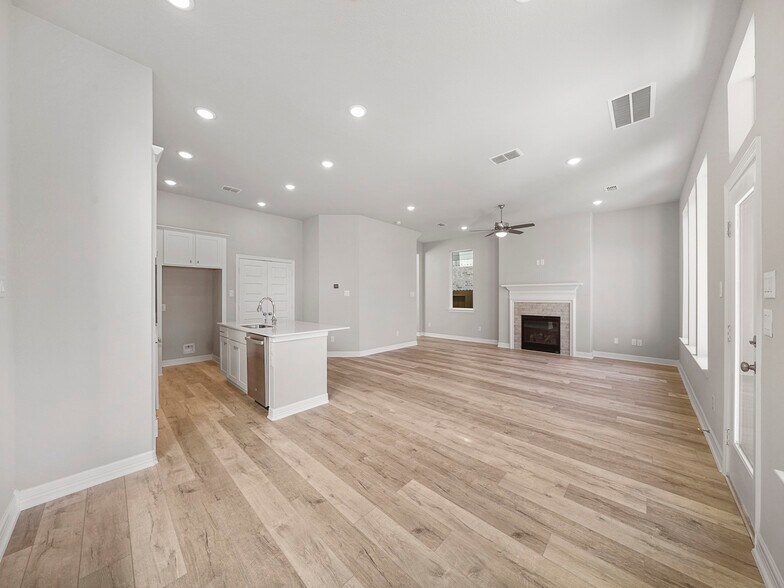 Fire place - 6650 Jasper Valley Cir