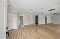 Building Photo - 915 S Shanks St