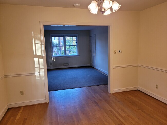 Building Photo - 3131 W Grace St