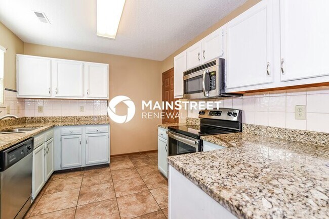 Building Photo - 3 Bedroom Pet-Friendly Home in Avon, IN with Main Street Renewal