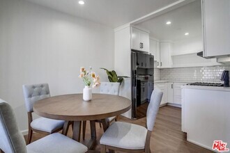 Building Photo - 5632 Lexington Ave