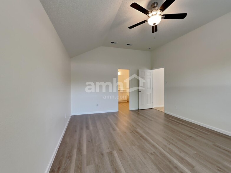 Building Photo - 11141 Pleasant Wood Ln