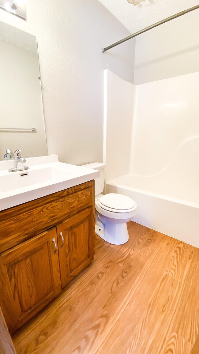 Building Photo - 403 Country Villa Ln