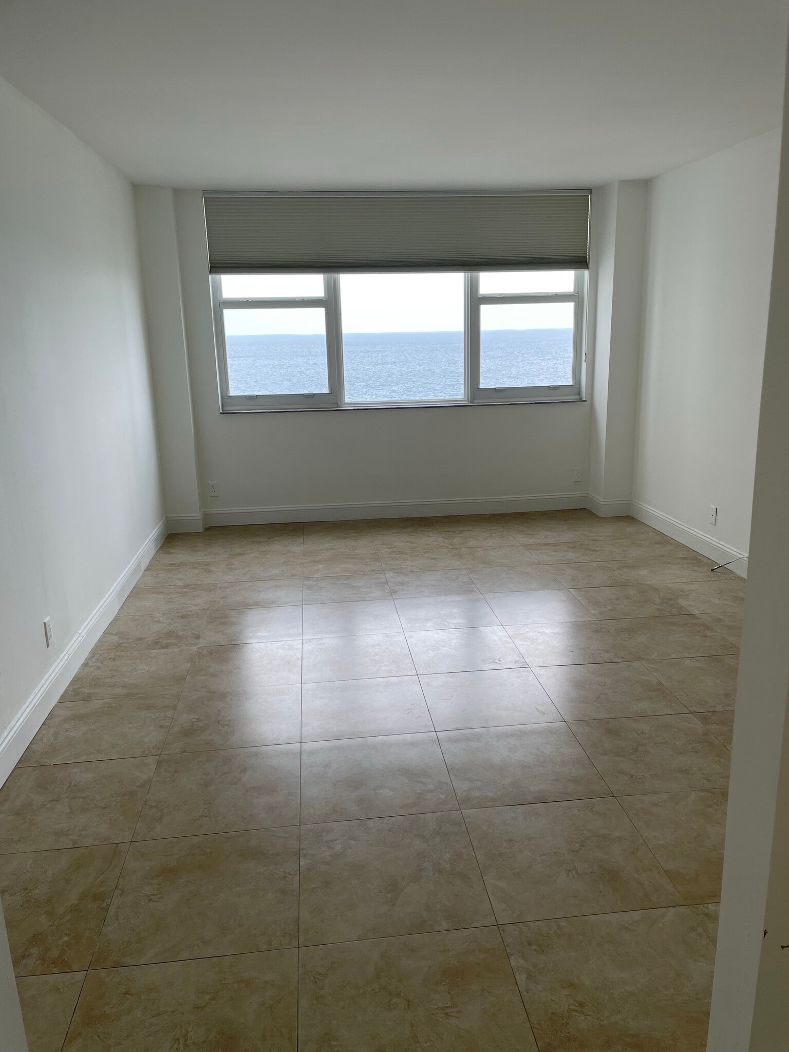 Building Photo - 3180 S Ocean Dr