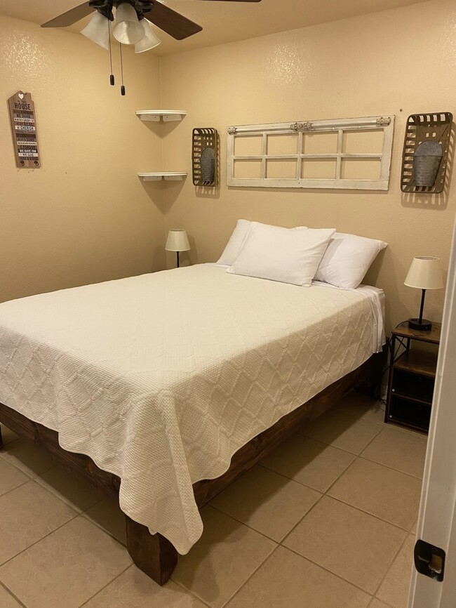 Building Photo - 14264 Hacienda Rock Dr