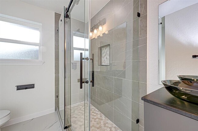 Building Photo - 7719 Dawnridge Dr