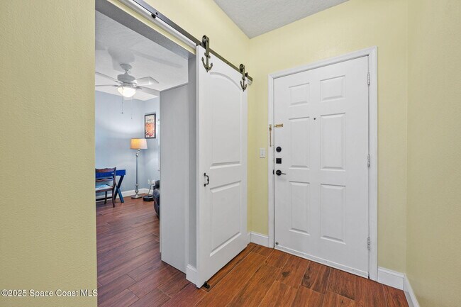 Building Photo - 8700 Ridgewood Ave