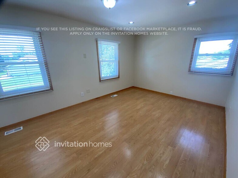 Building Photo - 327 Hemlock Ave