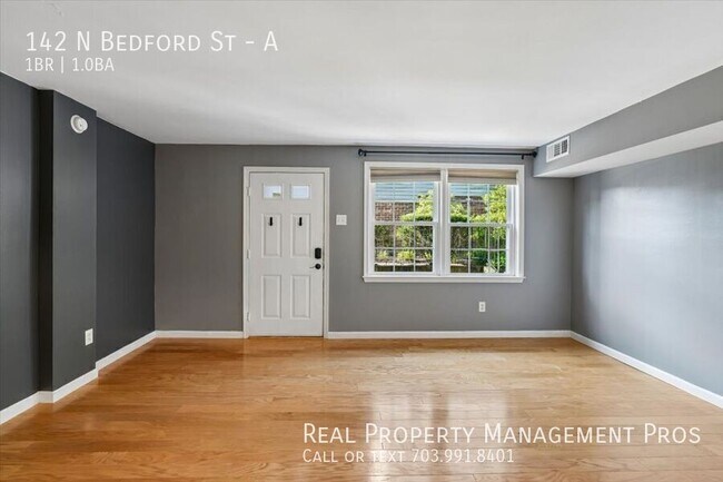 Building Photo - 142 N Bedford St