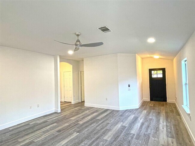Building Photo - 5201 Bantom Woods Bend