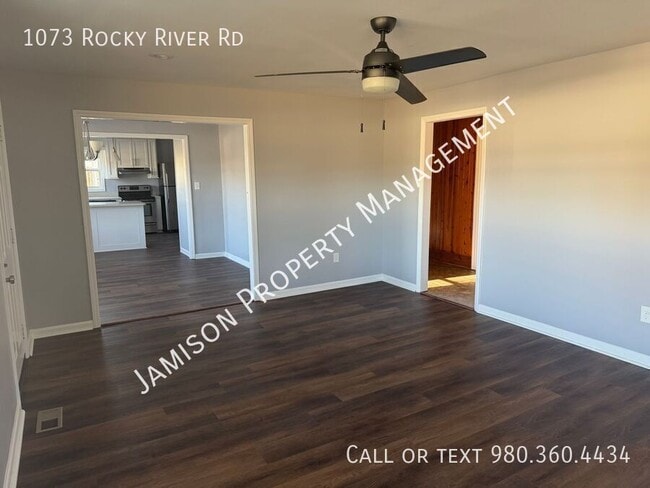 Building Photo - 1073 Rocky River Rd