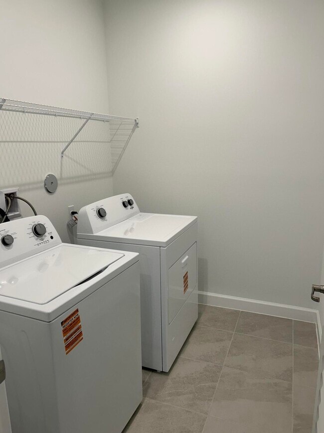 Building Photo - 14417 Ellison Dr