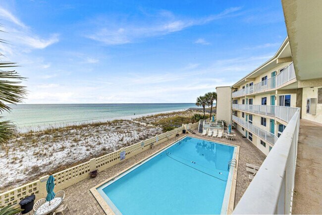 Building Photo - 667 Nautilus Ct