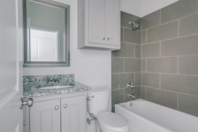 Building Photo - 2704 Gordon Ave