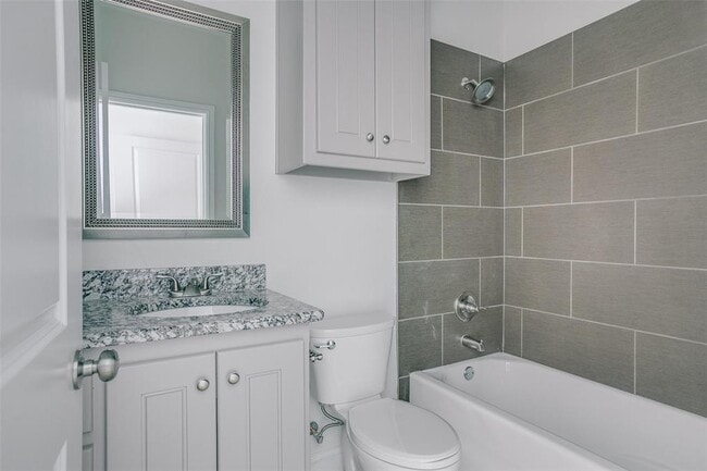 Building Photo - 2806 Gordon Ave