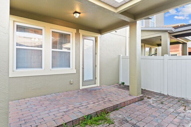 Building Photo - Savannah Park 3 bedroom townhouse