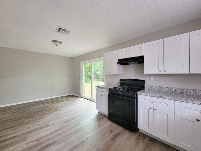 Building Photo - REMODELED 3 BEDROOM LEASE HOME WITH ALL THE UPGRADES THROUGHOUT. COME TAKE A LOOK AT THIS