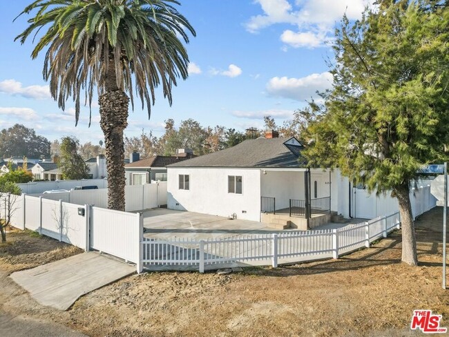 Primary Photo - 6157 Colfax Ave