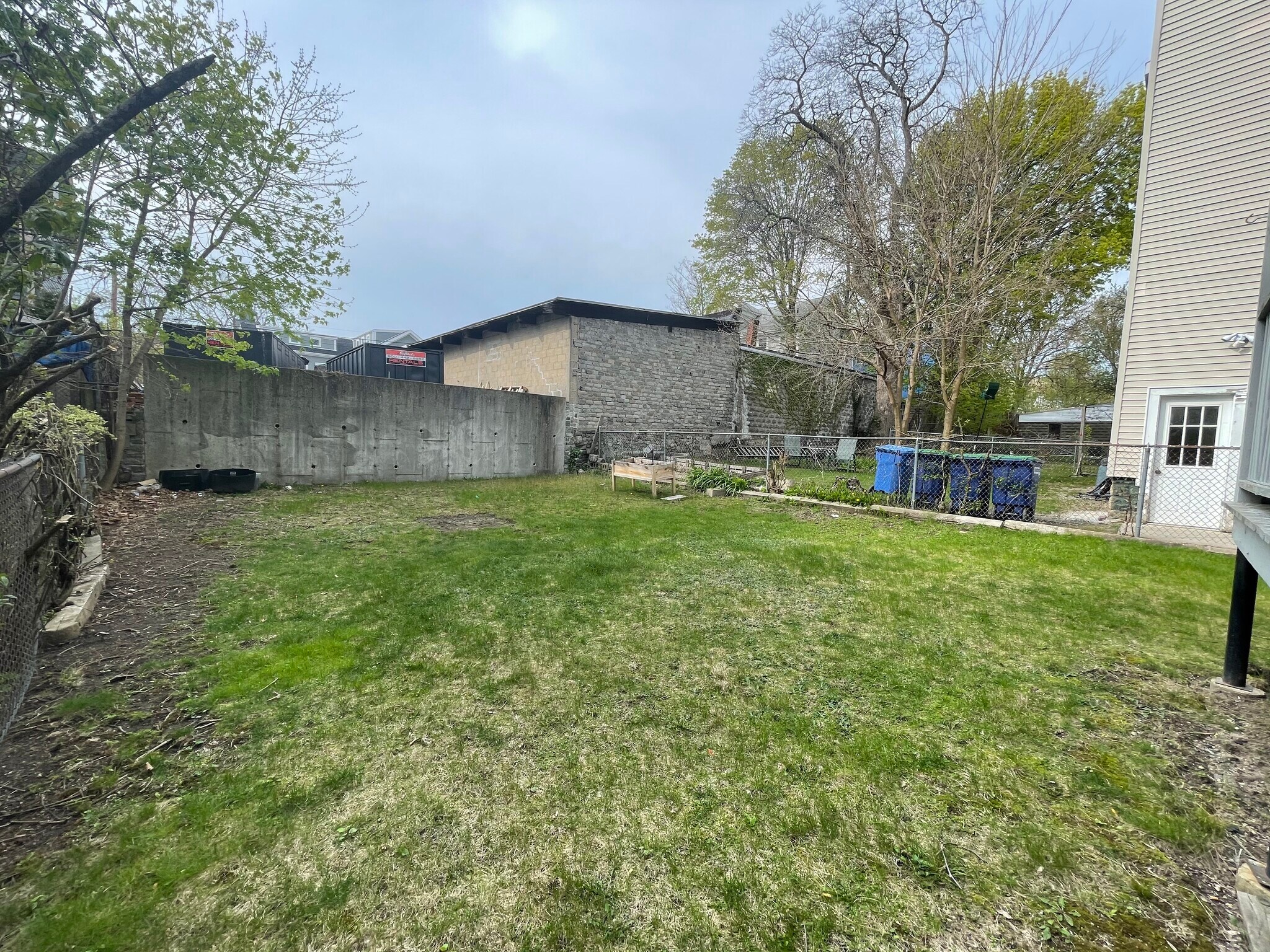 Building Photo - 81 Newbury St