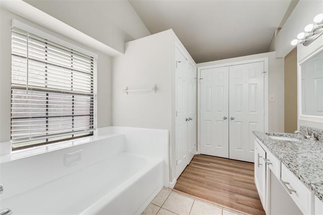 Building Photo - 2410 Brookdale Dr