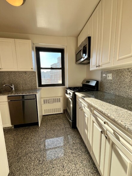 Building Photo - 145 Fourth Avenue