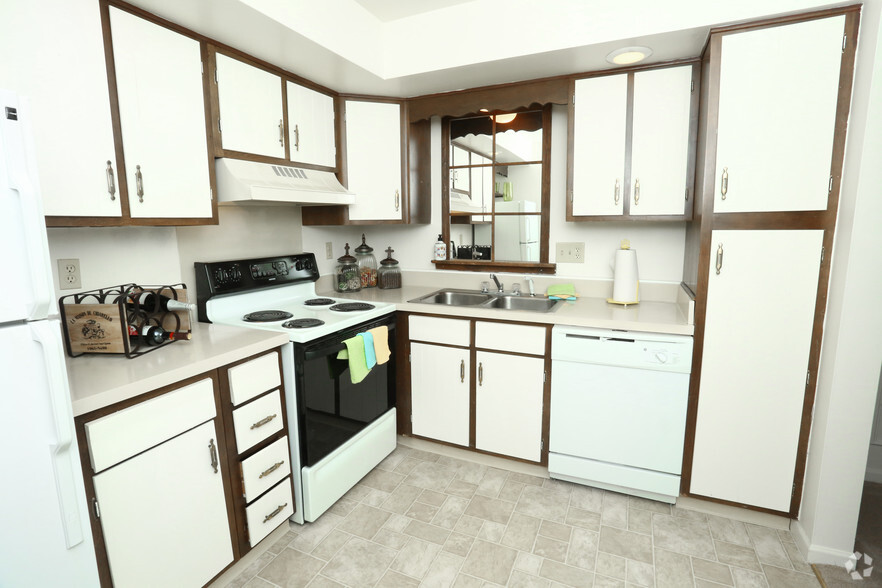 Bristol - Kitchen - Mulberry Lane Apartments