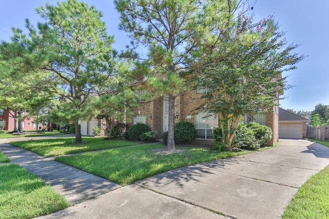 Building Photo - 8811 Earnestwood Dr