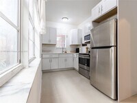 Building Photo - 143 NE 43rd St