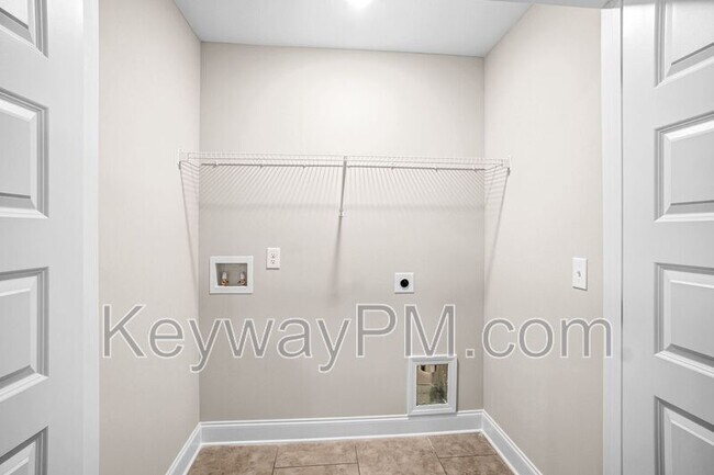 Building Photo - 3109 Venetian Dr