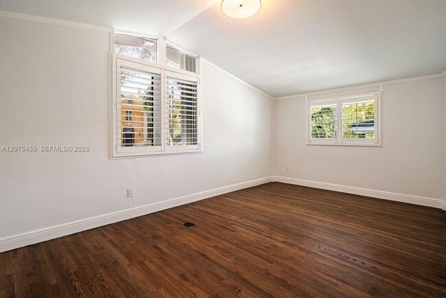 Building Photo - 669 S Mashta Dr