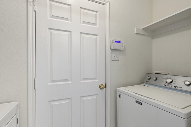 Building Photo - Single Family 3 Bedroom for Rent