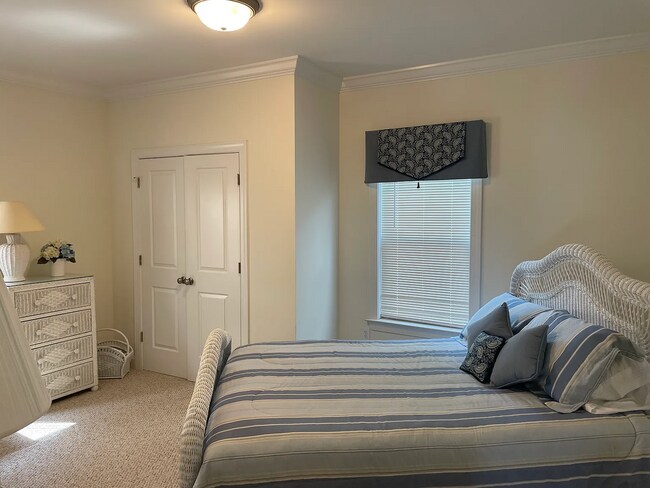 Building Photo - 2 Bed, 2 Bath Apartment on the River - Furnhsied Rental