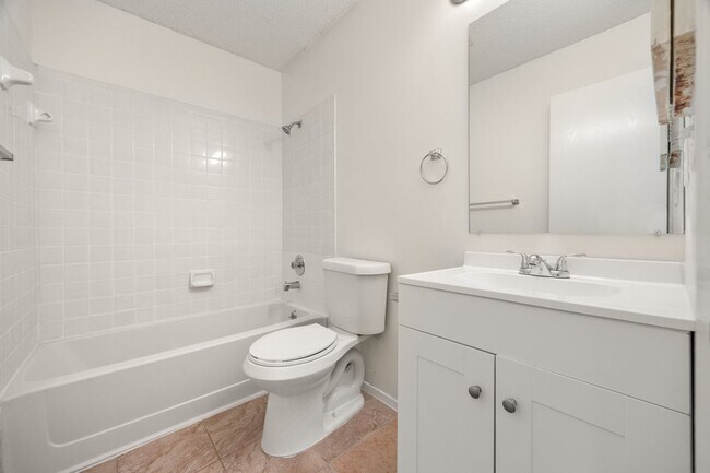 Building Photo - 8204 West Gate Blvd